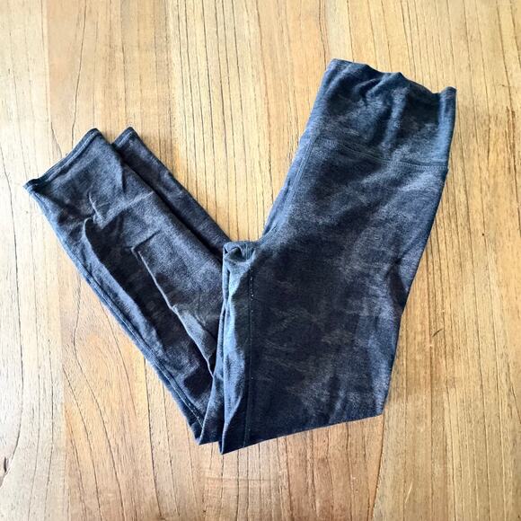 Vuori Clean Elevation leggings - Size M - Picture 6 of 8